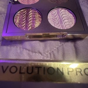 Revolution eyeshadow palette diamond and pearls